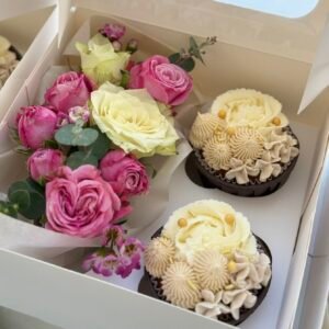 Кутия цветя и мъфини