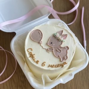 Бенто торта с рисунка и надпис от маслен крем